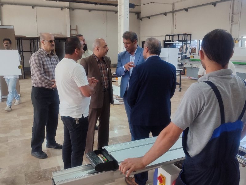 بررسی میدانی کارگاه های تولیدی، رئیس دادگستری و دادستانی آستانه اشرفیه + عکس