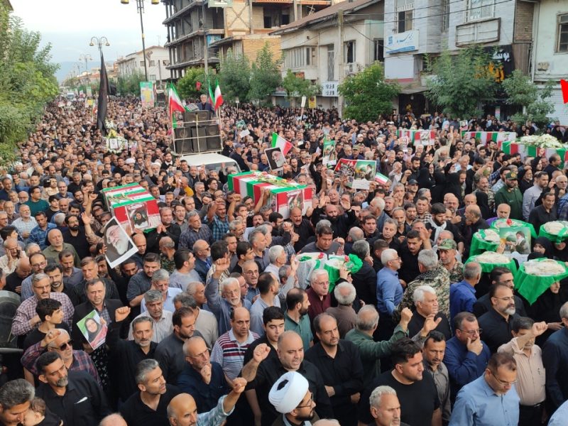 گزارش تصویری از تشییع ۱۱ شهید حمله تروریستی اسرائیل در آستانه اشرفیه (۱)