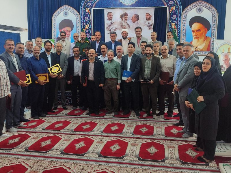 از کارمندان و کارکنان نمونه شهرستان آستانه اشرفیه تجلیل شد+ عکس