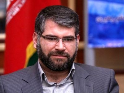 برای ثبت در تاریخ: کاغذی که جواد ساداتیان، محکوم پرونده «چای دبش» در مجلس بالای سر گرفته بود!