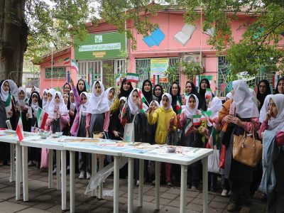 روایت تصویری ویژه‌برنامه «به رنگ مدرسه، به عطر دانایی» در رشت برگزارشد