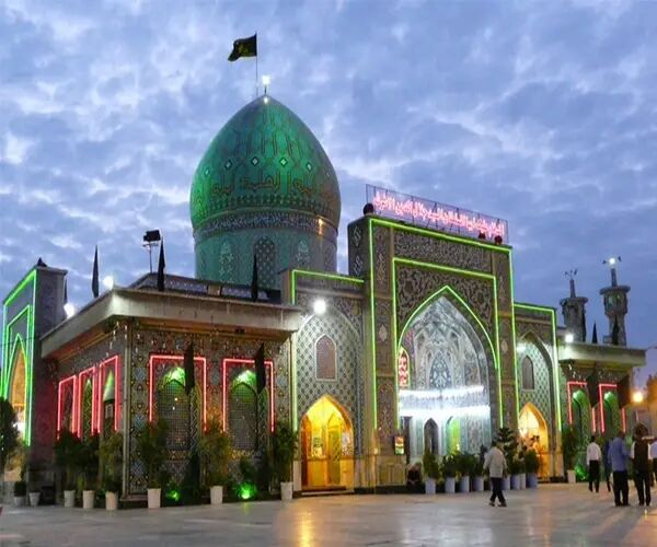 بقاع متبرکه ضمن کارکرد مذهبی باید به مراکز فرهنگی و اجتماعی تبدیل شود