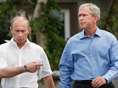 پوتین به بوش: اورانیومی با منشأ پاکستانی در سانتریفیوژ‌های ایران پیدا شده؛ این مرا نگران می‌کند / به ایران گفتم اگر مذاکرات را ادامه ندهد، کشورش را به گوشه‌ای خواهد راند و آن را منزوی خواهد کرد / بوش: بمب هسته‌ای ایران واقعاً اسرائیلی‌ها را می‌ترساند؛ اگر من یا تو جای شارون بودیم، به گزینه نظامی فکر می‌کردیم