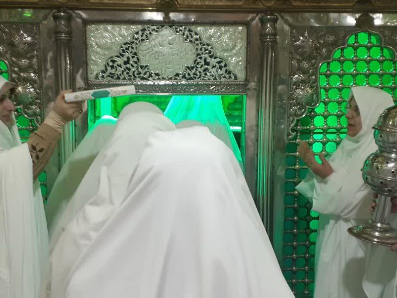 گزارش تصویری ازآئین غبار روبی و عطر افشانی حرم مطهر سلطان سید جلال الدین اشرف(ع)