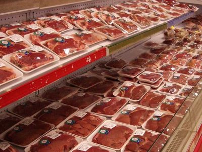 نیاز استان با واردات گوشت از کشورهای حاشیه دریای خزر تامین می‌شود