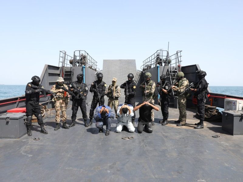 تمرین آزادسازی کشتی ربوده شده در رزمایش نیروهای دریایی ایران و فدراسیون روسیه