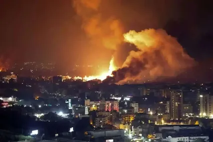 جنگ ، روز ۴ / حمله به دفتر مجلس خبرگان در شهر قم /حمله به خیابان نظام آباد و انقلاب تهران/ حمله به فرودگاه بوشهر و کیش / آتش گرفتن هواپیمای ایران ایر در فرودگاه بوشهر/ حمله متوالی به تهران / یک کشته و ۶۸ زخمی در حملات به امارات / صدا و سیما دوباره هدف قرار گرفت /درخواست آمریکا از شهروندانش برای خروج فوری از ۱۴ کشور / حمله به ساختمان قدیمی مجلس /حمله به پایگاه تفنگداران دریایی در کویت