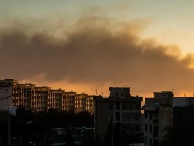 جنگ – روز ۵ : آمار شهدا به ۱۰۴۵ نفر رسید/ سرنگونی موشک ایران در آسمان ترکیه/ اسرائیل: جنگ تا ۲ هفته دیگر/ مذاکره ترامپ با گروه های کردی برای جنگ زمینی در ایران/ شهادت ۹ نفر از اعضای یک خانواده در اورمیه‌ / حمله ایران به کنسلوگری آمریکا در دبی / درخواست کانادا برای کاهش تنش و آتش بس