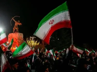 به روز رسانی می شود جنگ – روز ۱۴: تهدید ترامپ به زدن شبکه برق ایران /پاسخ ایران به تهدید ترامپ/هشدار زدن زیرساخت انرژی آمریکا در منطقه/ سقوط هواپیمای سوخت رسان آمریکا/ هشدار آمریکا به شهروندانش برای ترک خاک عراق / آغاز شلیک موشک‌ به اسرائیل/ حمله پهپادی به سفارت آمریکا در بغداد /صدای آژیرها در شمال اسرائیل/صدای انفجارهای شدید در تهران /آژیر خطر در پایگاه انجیرلیک ترکیه /حملات هوایی به اهواز، قم و اصفهان