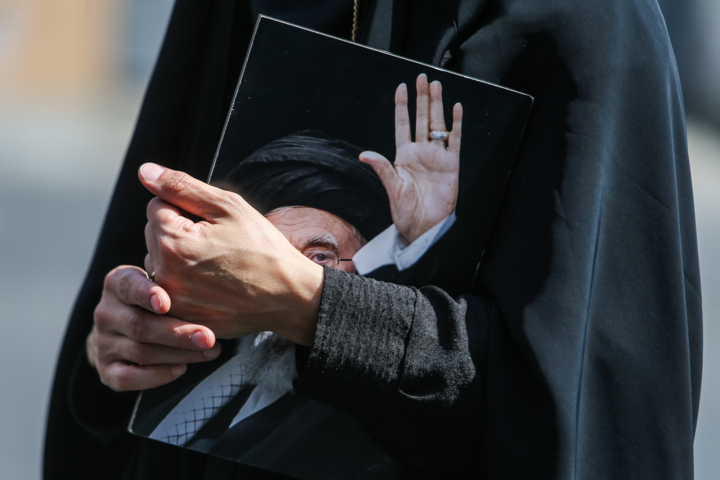 پایان ۱۲۶ روز دلتنگی؛ وداع امّت با رهبر عاشورایی که به سرداران کربلا پیوست