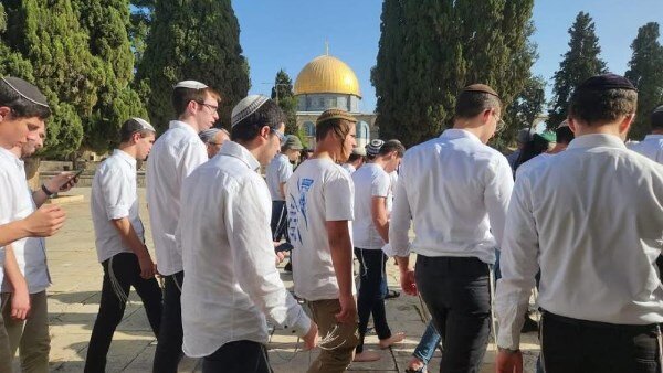 با تصویب مجلس کلیه صهیونیست‌های ساکن مناطق اشغالی، نظامی محسوب می‌شوند