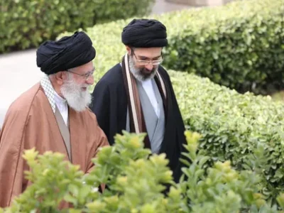 تنها مصاحبه آیت الله سیدمجتبی خامنه ای: از خاطرات پدر و پدربزرگ تا ماجرای ظرف حلبی پر از عقیق های گرانقمیتی که از یمن آورده بودند