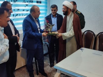 از دکتر حمیدرضا طالب پور پزشک معتمد فرهنگیان آستانه‌اشرفیه تجلیل شد