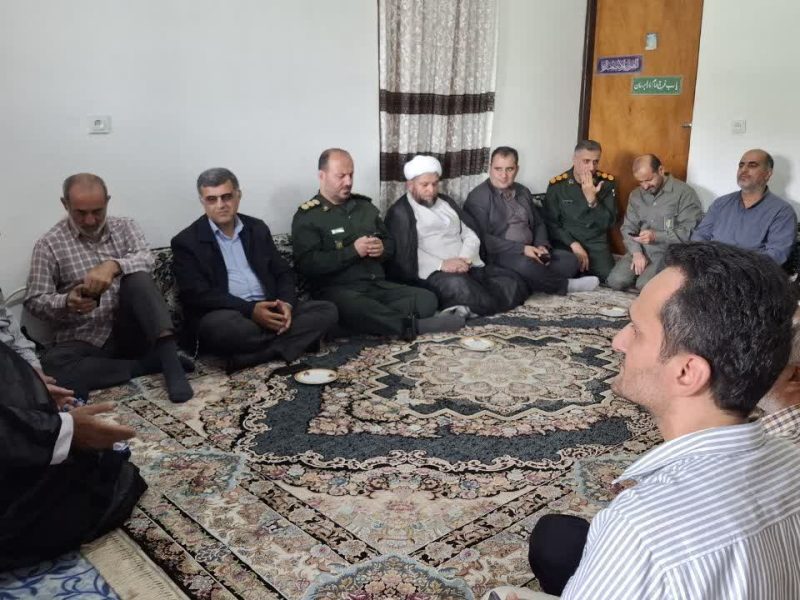 فرماندار و مسئولان آستانه اشرفیه وکیاشهر با آزادگان سرافراز دوران دفاع مقدس دیدار کردند